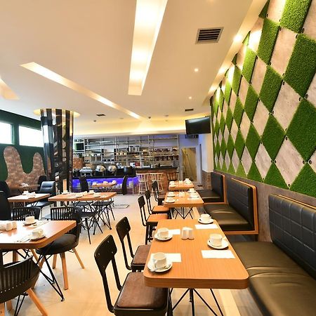 Midtown Xpress Balikpapan 호텔 외부 사진