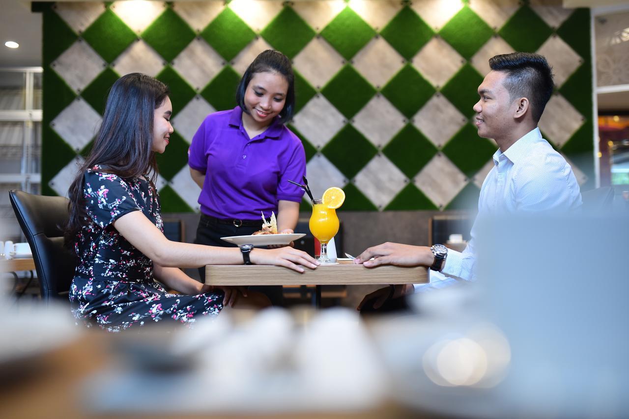 Midtown Xpress Balikpapan 호텔 외부 사진