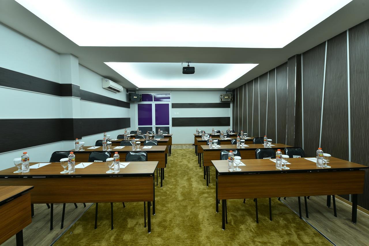 Midtown Xpress Balikpapan 호텔 외부 사진