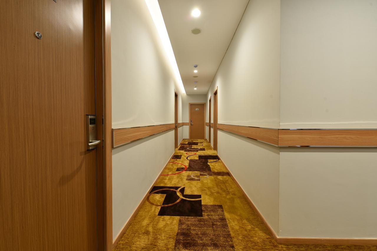 Midtown Xpress Balikpapan 호텔 외부 사진
